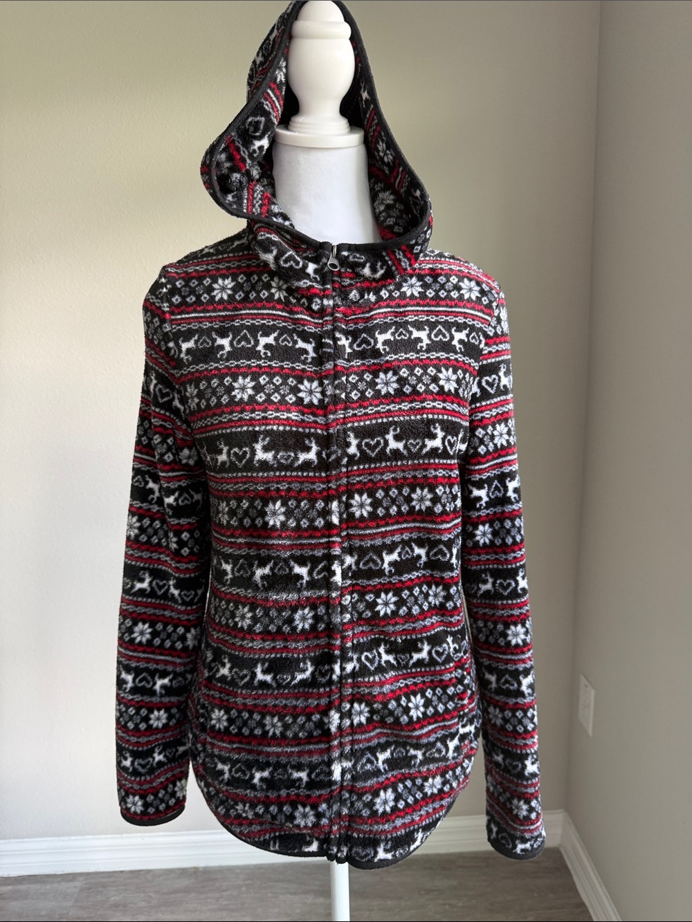No Boundaries women’s zip front Christmas fleece jacket